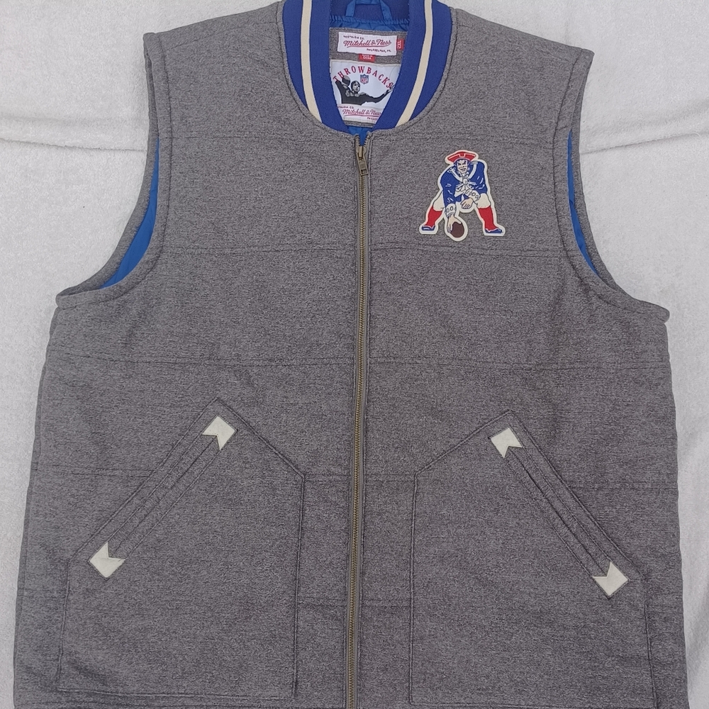 !!!!SOLD!!!! Mitchell & Ness NFL New England Patriots Vest Jacket Size XXL
